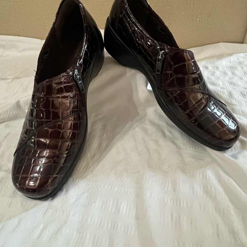 Clarks Bendables Alligator Pattern Shoes - image 2